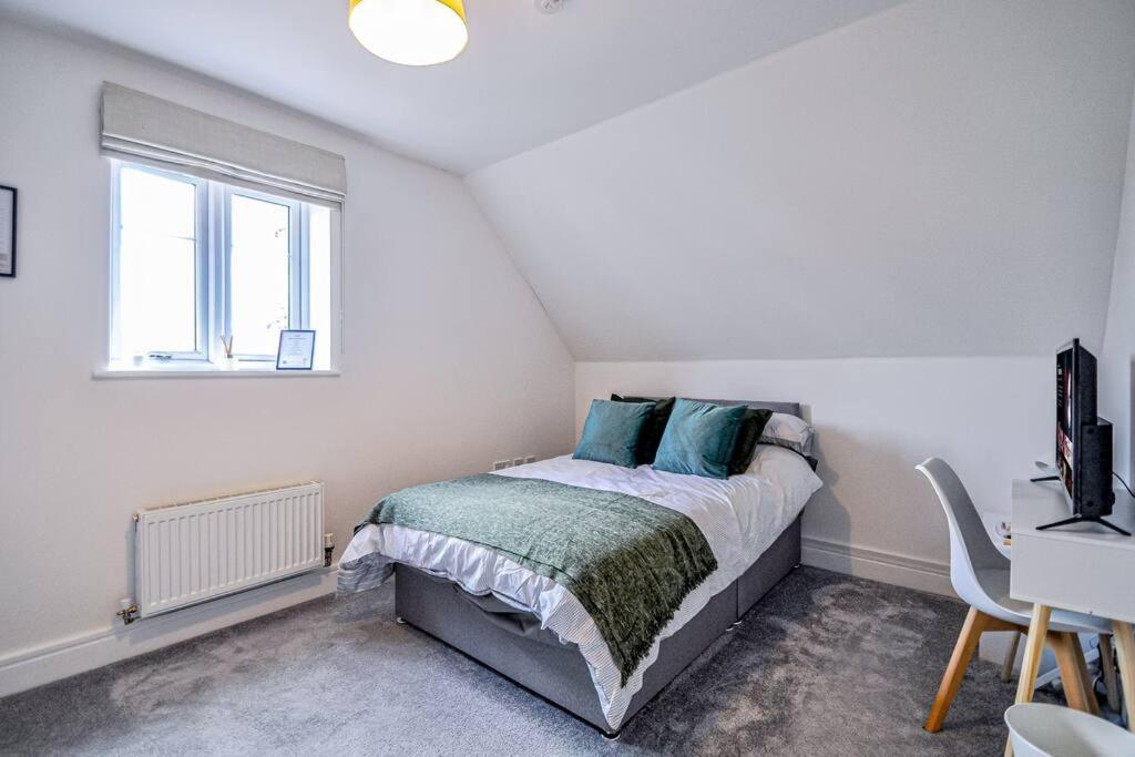 Entire House Sleeps 8 Near The River Thames Maidenhead Exterior foto